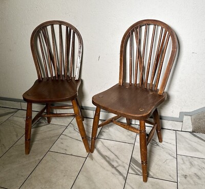 A Set 2 Windsor  Elm wood Chairs,Armlehn-Stuhl, Rüster, England 19.Jhdt.