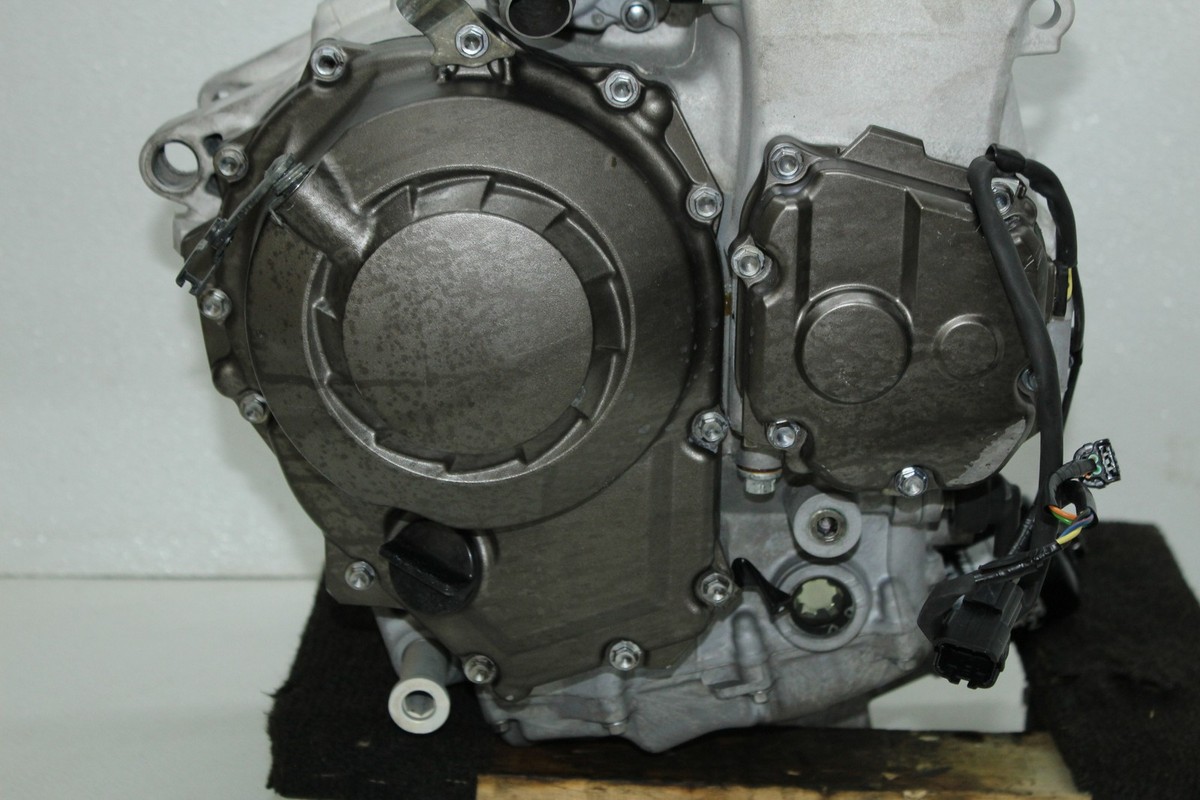 16-20 KAWASAKI NINJA ZX10R ENGINE MOTOR CYLINDER HEAD CASE CRANK