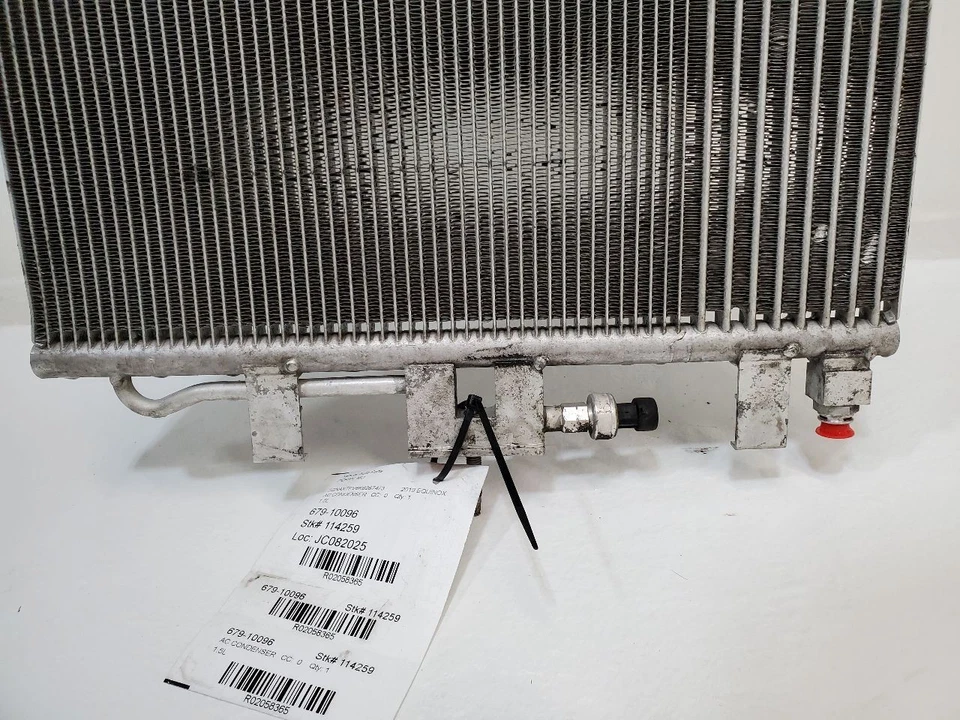 Chevrolet Equinox 2018 2019 2020 2021 condensador de aire acondicionado Foto 3 de 4