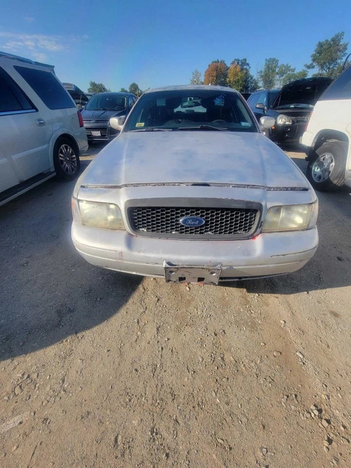 Roda 17x7-1/2 aço resistente 10 furos ovais compatível com 06-11 CROWN VICTORIA 1629112 - Imagem 2 de 4