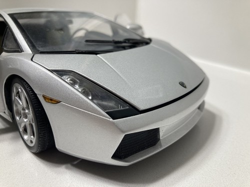 AutoArt 1:18 Diecast Metallic Silver Lamborghini Gallardo (Damaged) - Picture 8 of 18