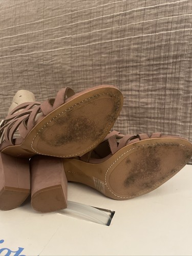 Vince Camuto Heels 9M Strappy Wavy Design Buckle Close Dusty Pink EUC No Box - Picture 6 of 6