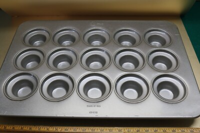 Commercial bakeware large (4'') muffin making pan Chicago Metallic #45435 25''x17''
