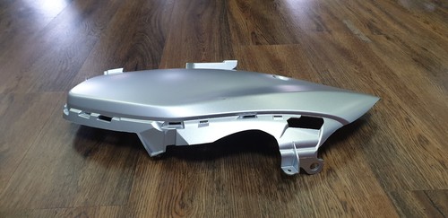GENUINE SUZUKI SILVER LEFT SIDE COVER GSX1300R HAYABUSA 2022 - Picture 3 of 9