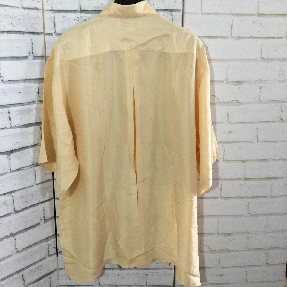 Bruno  Men shirt 100% silk yellow collared short sleeved size large - Image 4 of 4