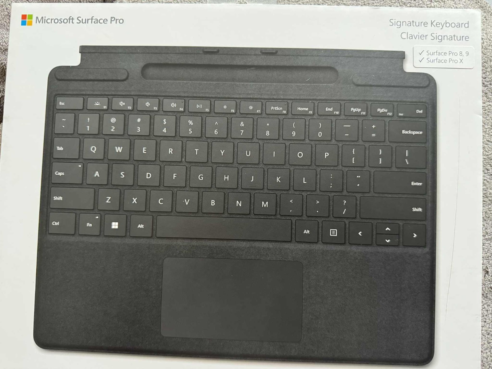 Clavier rétroéclairé Surface Pro Type Cover 1864 avec trackpad précis et touches QWERTZ
