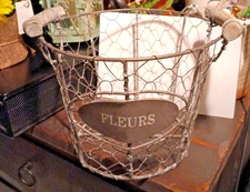 Farmhouse Rustic Cottagecore Chicken Wire Basket Fleurs Flower, BRAND NEW