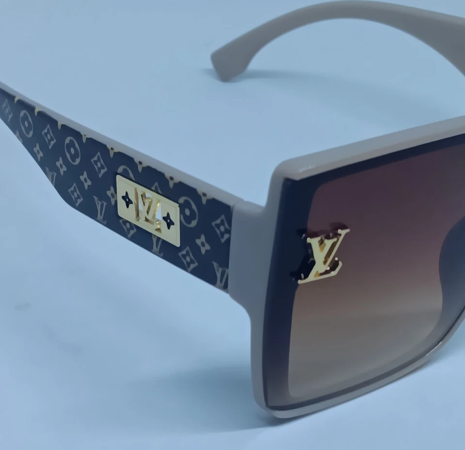 LOUIS VUITTON Oversized Square Luxury Brown Sunglasses - Image 4 of 4