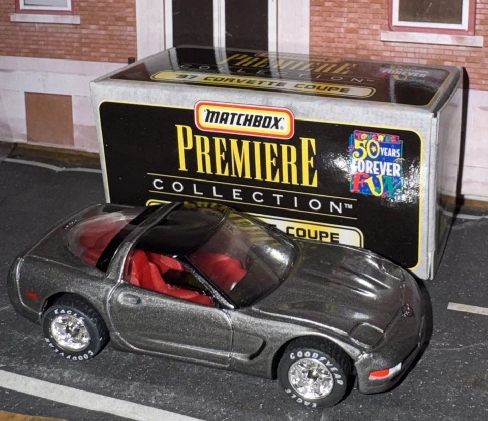 Matchbox Toys R Us 50 Years Of Fun Premiere Collection ‘97 Chevy Corvette Coupe - Image 2 of 4