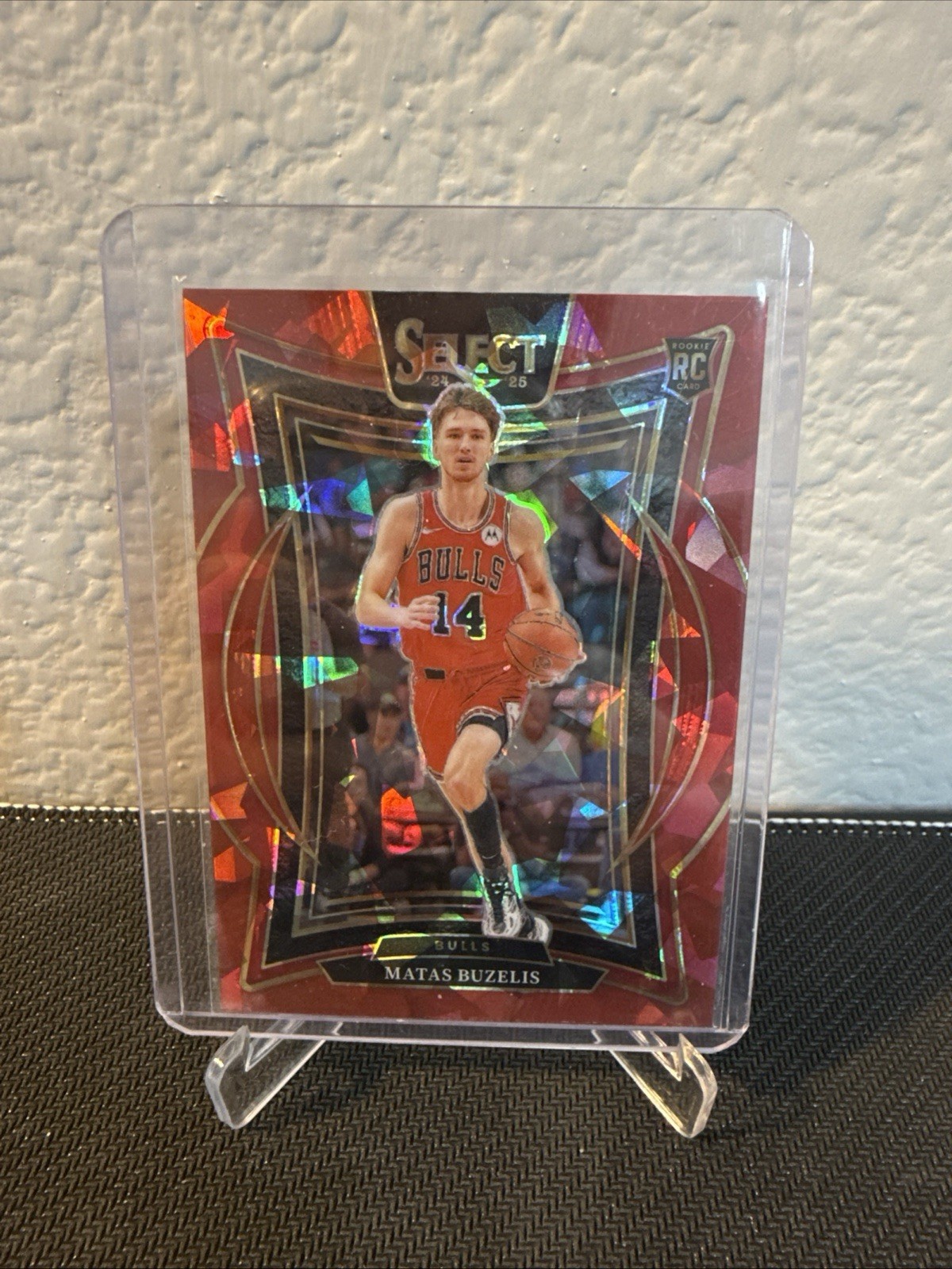 2024 Panini Select - Concourse Matas Buzelis #70 Red Cracked Ice Prizm (RC)