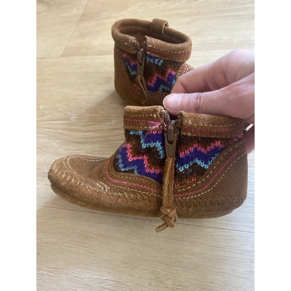 Minnetonka moccasin booties toddler size 6 brown Aztec  - Image 2 of 4