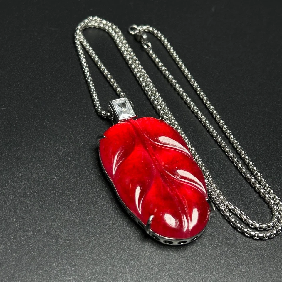 Colgante y collares tallados en jadeíta jade rojo hielo natural real Foto 2 de 4