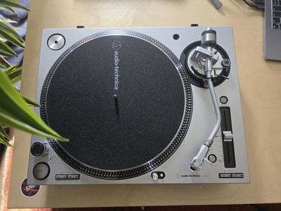 Audio-Technica AT-LP140XP Silber DJ Plattenspieler Direktantrieb MINT
