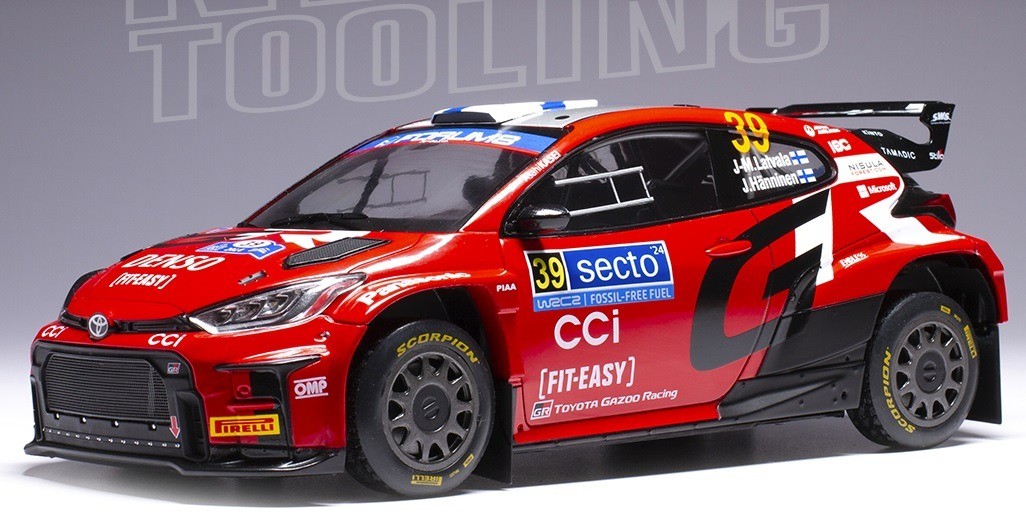 Cadeau pour Passionné TOYOTA GR Yaris Rally2 IXOMODELS 1/43 de Latvala Finlande