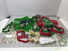 Lot Cookie Cutters Mix aluminum and plastic green mix