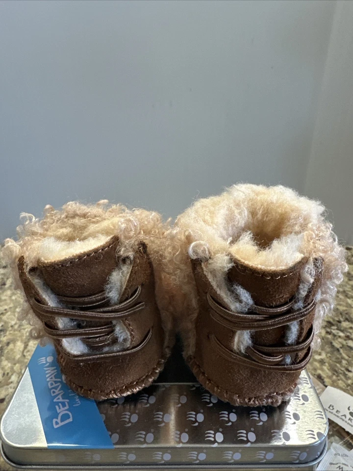 Nuevas Botas Bearpaw Kaylee Invierno Cálidas Bronceadas Infantiles S 0-6 Meses EE. UU. Lana de Oveja Suave Foto 3 de 4