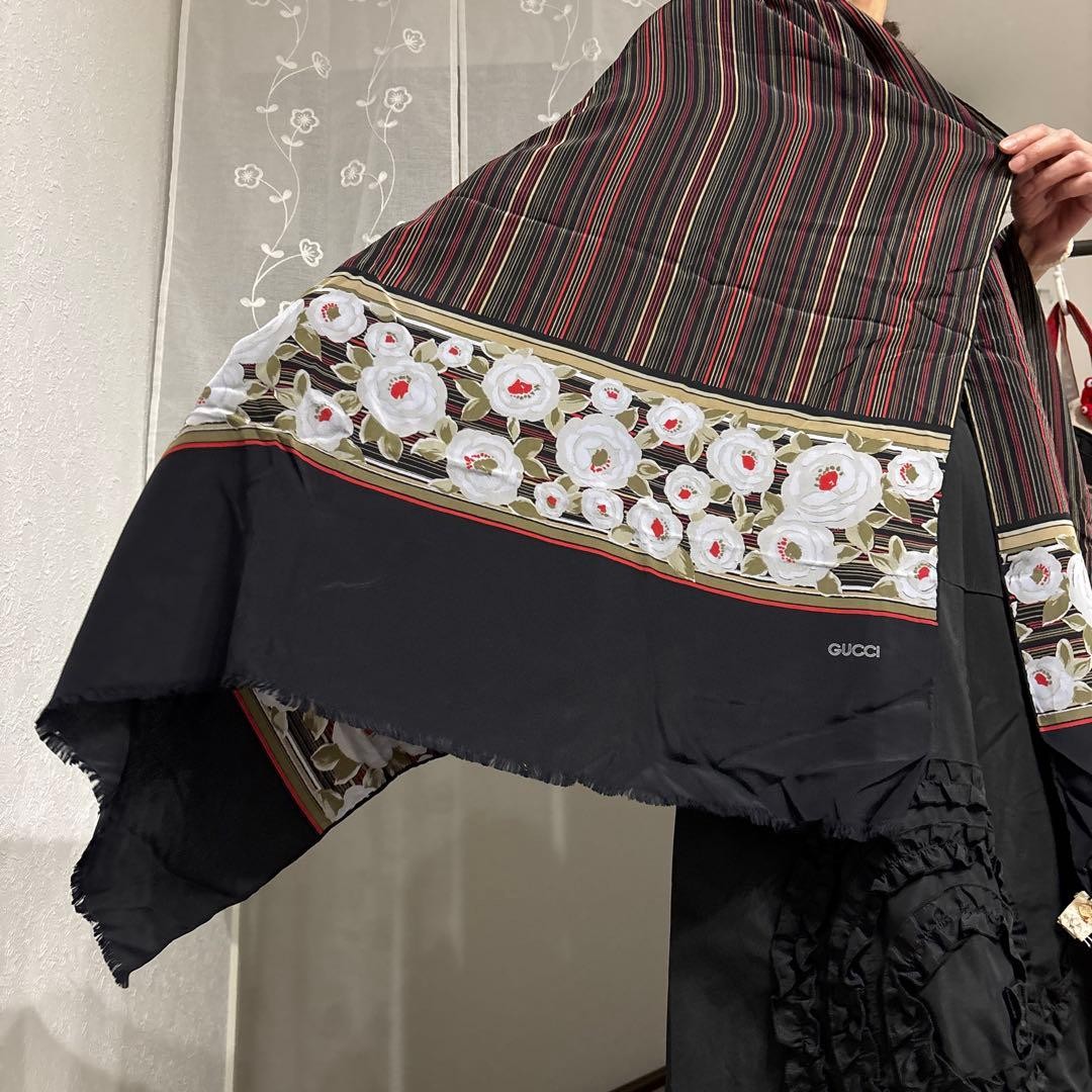 Vintage Old GUCCI Large Silk Rectangular Scarf Sh… - image 4