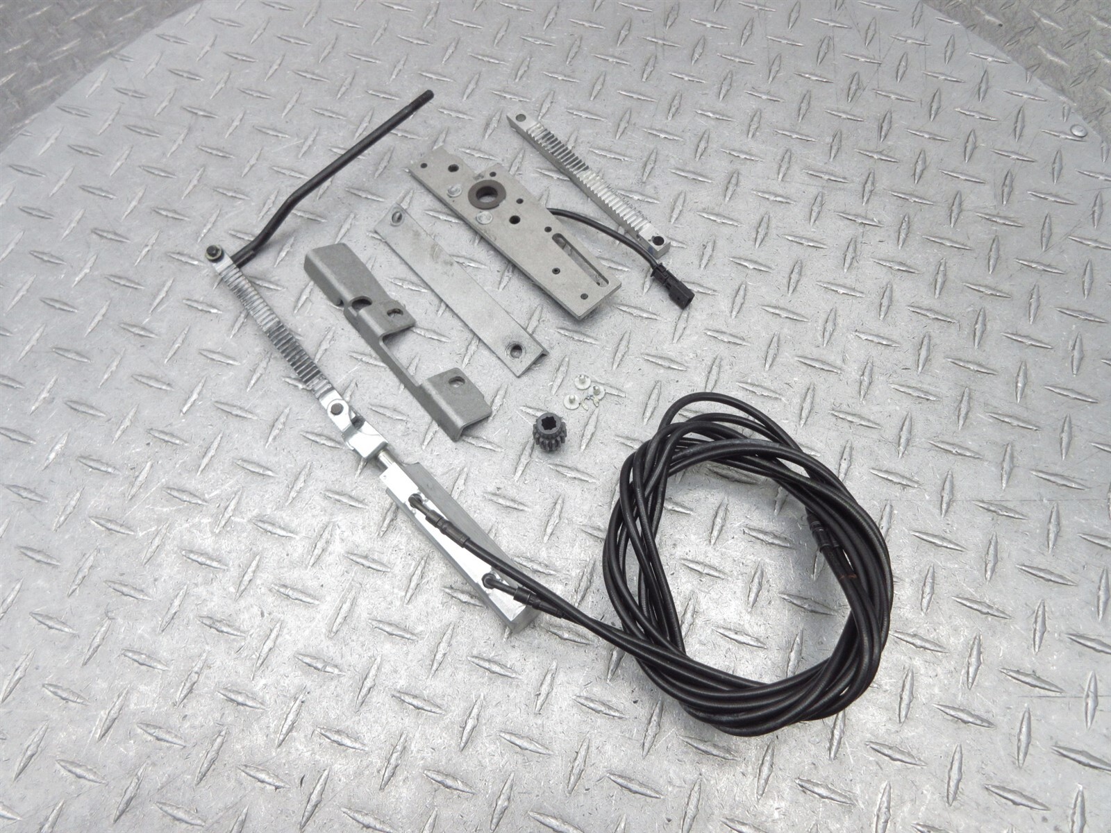 2008 Ferrari F430 Spider Roof Top Central Plate Column Lock Bracket Rack Lot