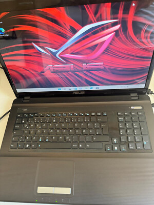 Asus A93S 18,4'' Full HD i7 2670QM,32GB , 8000GB,4TB SSD ,Win 11,Blu-ray,Tasche
