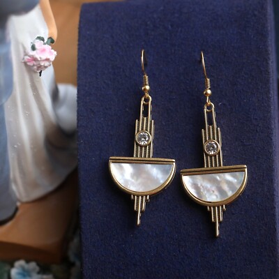 Paire de boucles d?oreilles rétro vintage fantaisie ancienne pour collectionneur