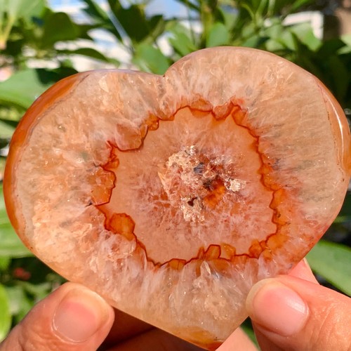 127G Natural beautiful heart-shaped agate crystal cave super large gem - 第 6/15 張圖片