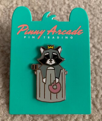 Schürze Arcade Pax West 2018 Trash King Pin Annapurna Donut County