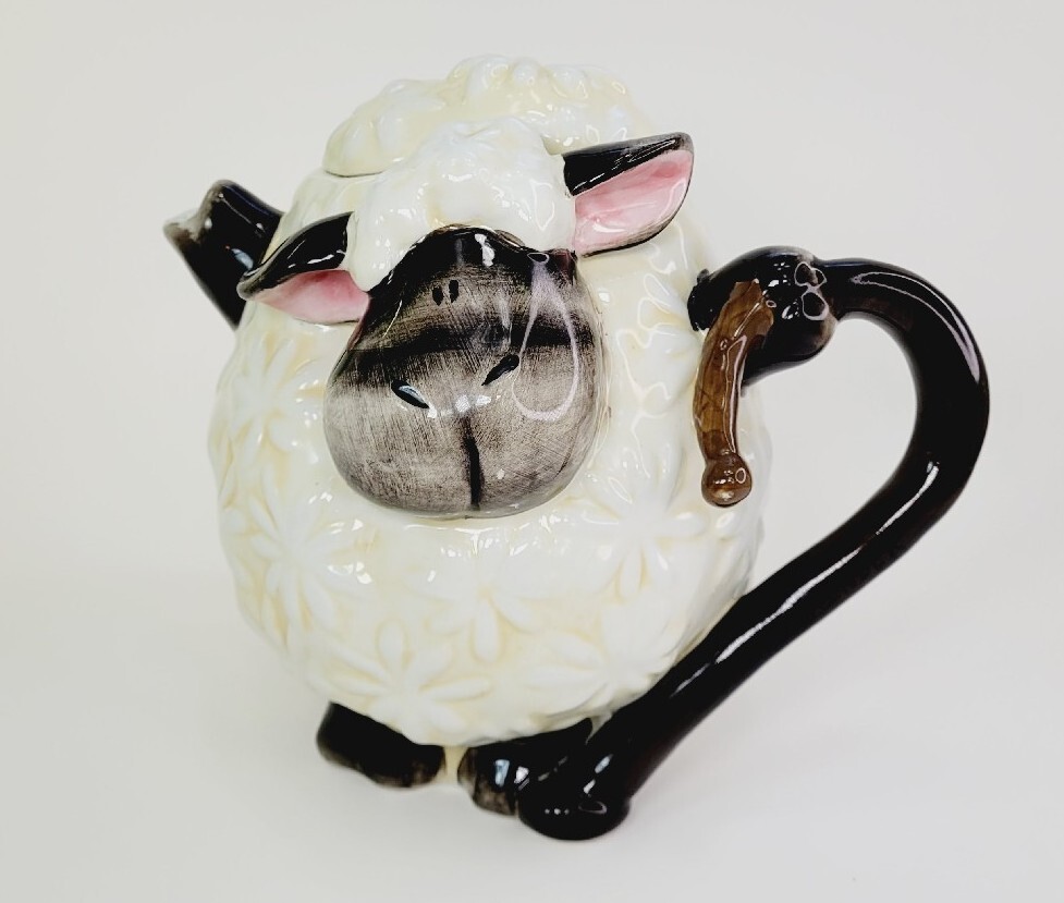 Figural Ceramic Lamb/Sheep Teapot w/ Lid Heather Goldminc 2018 EXC