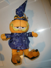 Vintage Play by Play Garfield Plush Wearing PJs Slippers 8" 0101