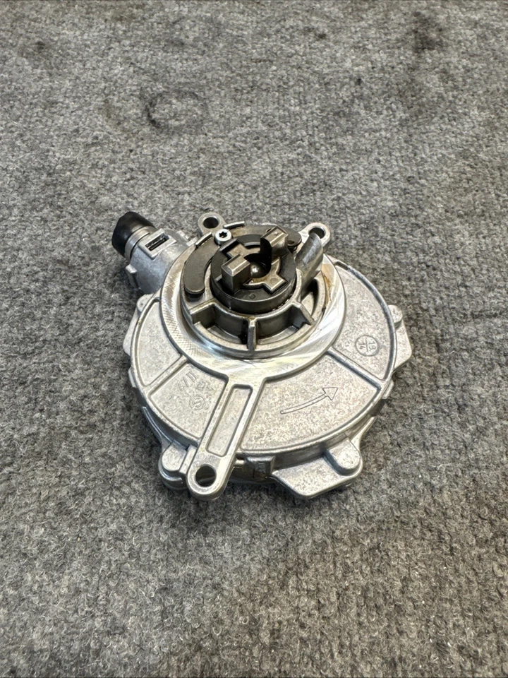 09-18 Porsche Cayenne / Touareg / Q7 A6 3.0L Brake Vacuum Pump 06E145100R OEM - Image 2 of 4