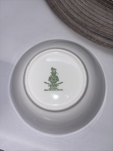 RARE - Royal Doulton Coronet H4947 Fine China 26 Pc Set - Picture 5 of 8
