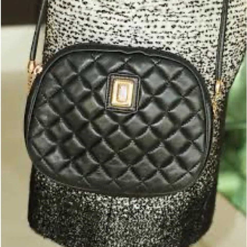 Bolso Bandolera Vintage Judith Leiber Fabulous Pequeño Clásico Cuero Acolchado Negro Foto 3 de 4