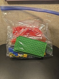 RETIRED LEGO CREATOR Lakeside Lodge 31048- 100% COMPLETE 3-in-1 Manuals, Minifig