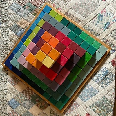GRIMM S große Stufen-Holzpyramide 100 Teile GUT GEBRAUCHT Open End Play Scandi