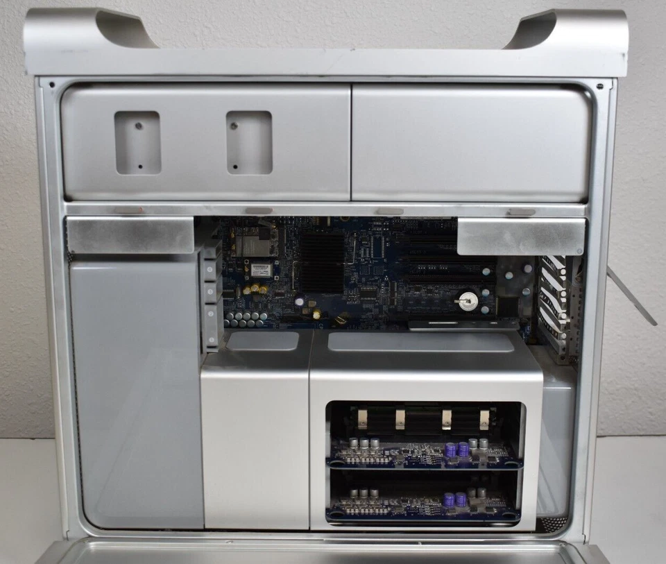 Apple Mac Pro A1186 Desktop 6GB RAM E5462 @ 2.80GHz NO HD Geforce 8800GT - Image 3 of 4