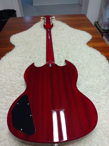 Epiphone 2023 SG Standard Cherry w/New ChromaCast Padded Bag - Picture 9 of 12