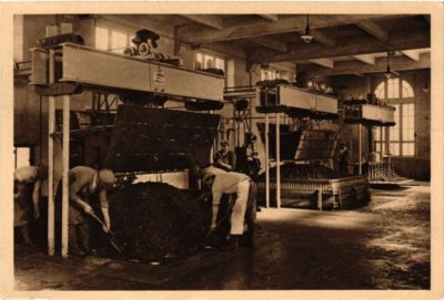 Old postcard AK Champagne Louis Roederer - Le Pressurage - The crushing (743177)