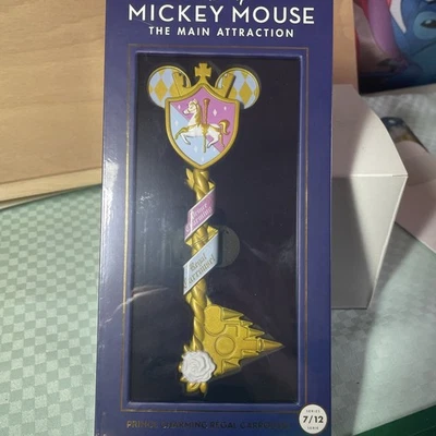 Disney 50th ANN ATRACCIÓN PRINCIPAL LLAVE GRANDE PRÍNCIPE ENCANTADOR CARRUSEL #7 de 12 Nuevo en caja - Imagen 1 de 4