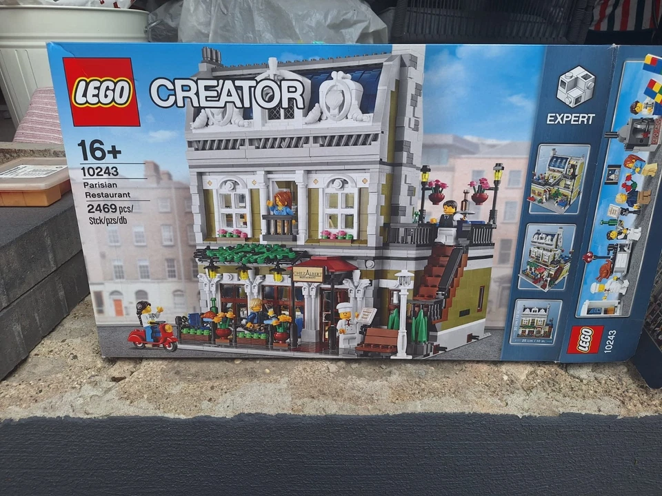 LEGO Modular Buildings 10243 Parisian Restaurant, Foto 2 von 3