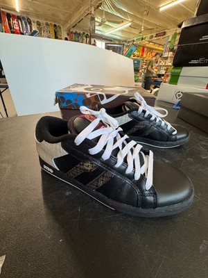 DVS Taylor skate shoes men size 7 NOS