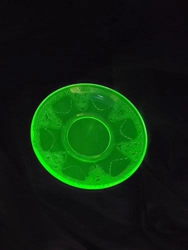 Vintage 1930s Federal Georgian LoveBirds Green Uranium Depression Glass Saucer