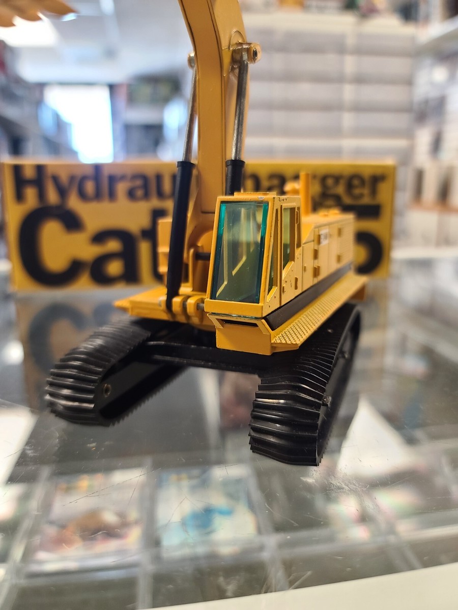 NZG 1:50 CAT 245 Excavator No.160 Die Cast Construction NZG 1:50 CAT 245 Excavator No.160 Die Cast Construction
