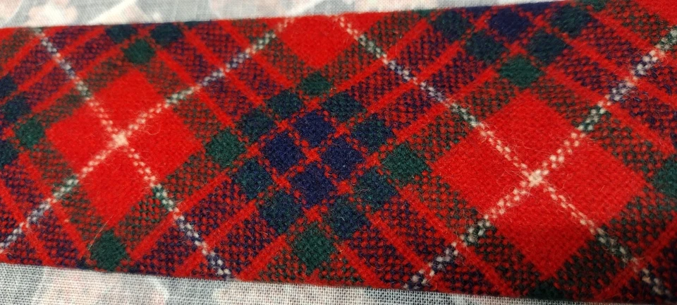 Corbata corta de lana vintage con corbata cuadrada roja tartán vacaciones años 60 Tarmon Fraser Foto 2 de 4