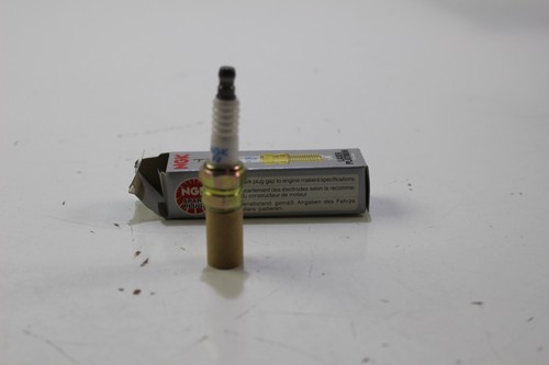 Candela NGK 4259 PMR7A - Ricambio Auto, Montaggio Facile