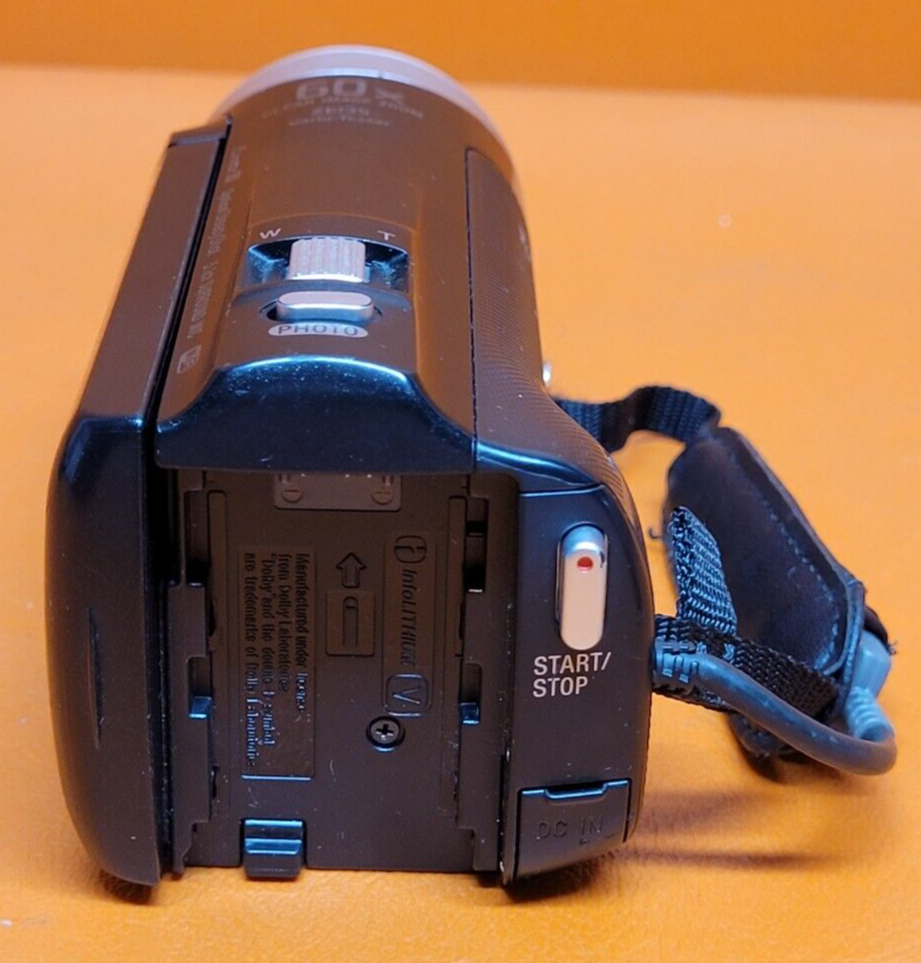 Sony HDRCX405 HD Handycam Camcorder w/ Battery, Attached Charger *WEAR