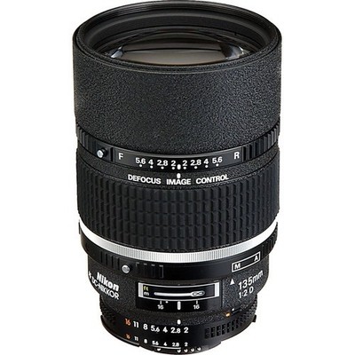 Nikon AF DC-NIKKOR 135mm f/2D Lens ** NEW IN BOX **