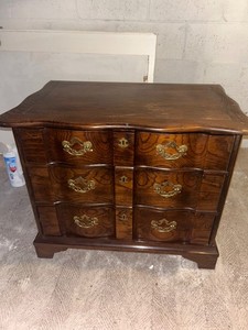 Henredon Mid-Century Stained Oak Blockfront Bedside Chest / Nightstand