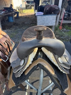 Wintec Trail  Brown Leather Western 15 in Horse Saddle