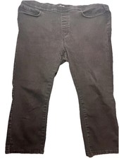 Levi's Women's Plus Size Capri Jeans 24W Black Pull On Stretch Slim Fit.