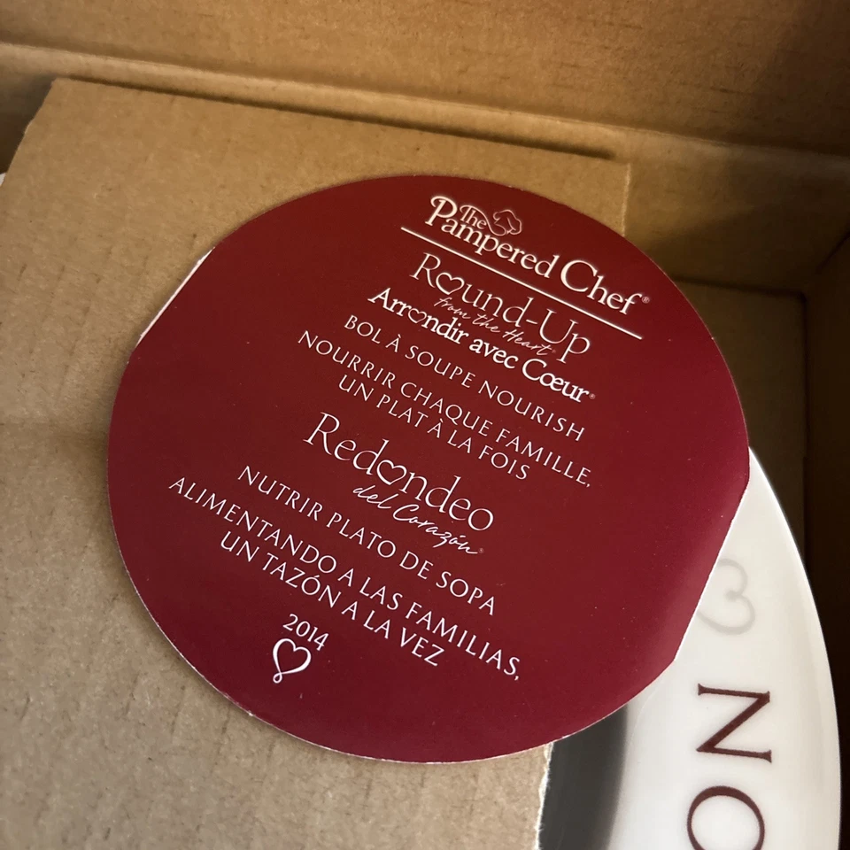 Pampered Chef 2014 Roundup From The Heart Nourish Soup Bowl #2949 New in the Box - Image 3 of 4