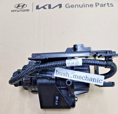 GENUINE OEM Hyundai Kia Vacuum Pump Assembly 59200D3000 Tucson - Picture 2 of 4